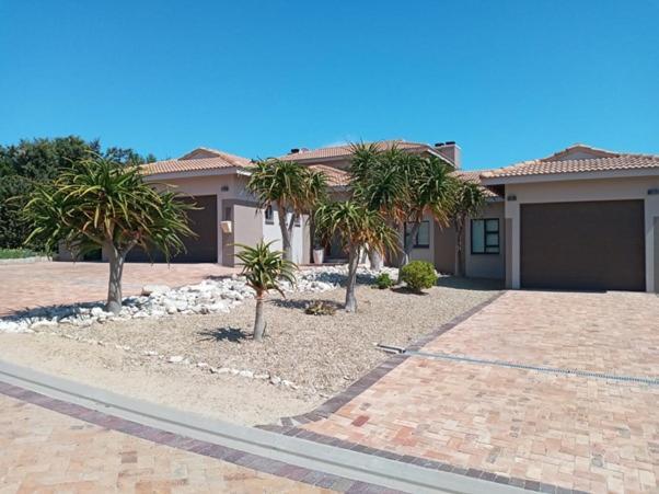 Villa Golf Estate - Signature Hole 24hrs Power Langebaan