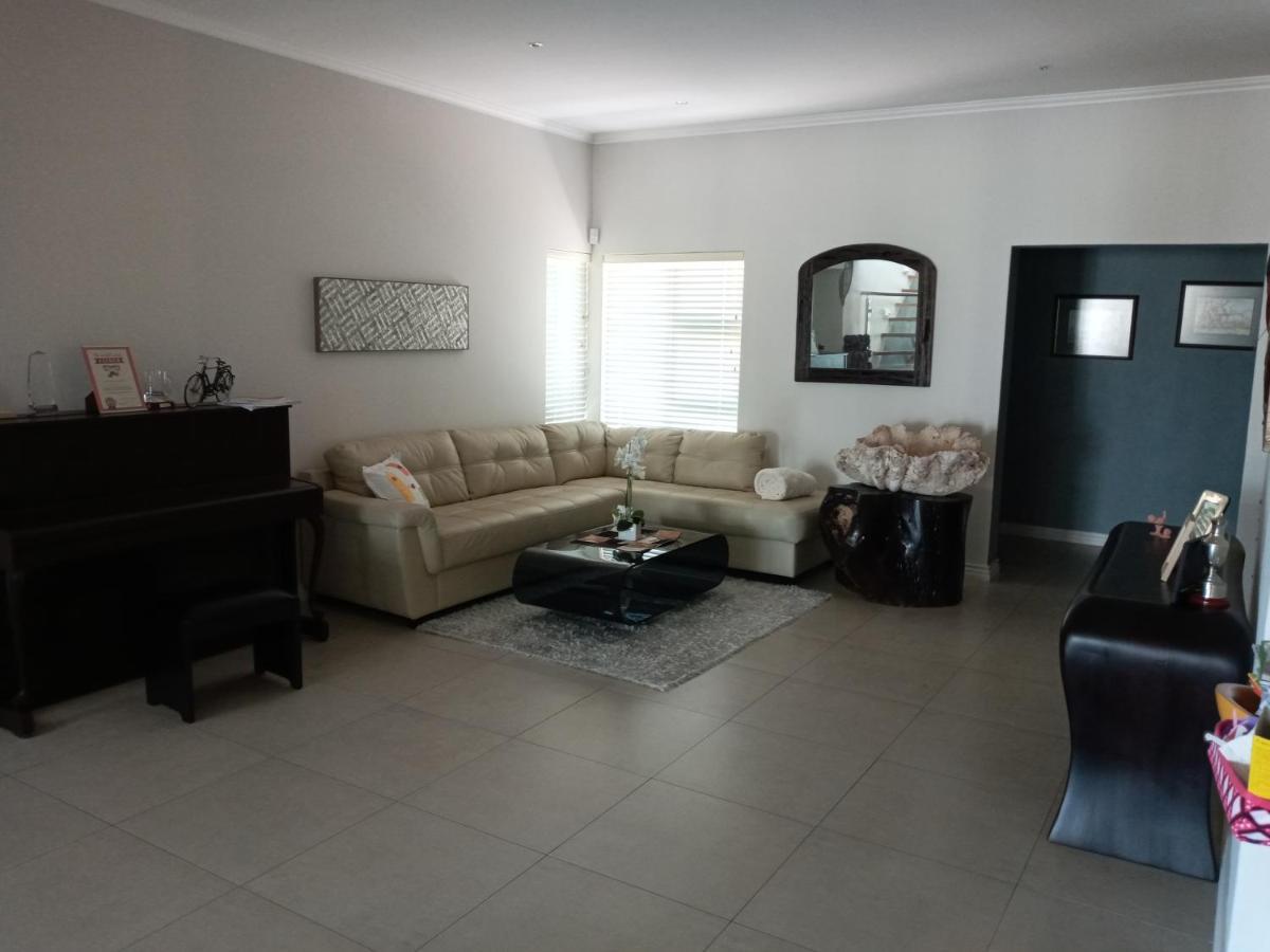 Villa Golf Estate - Signature Hole 24hrs Power Langebaan