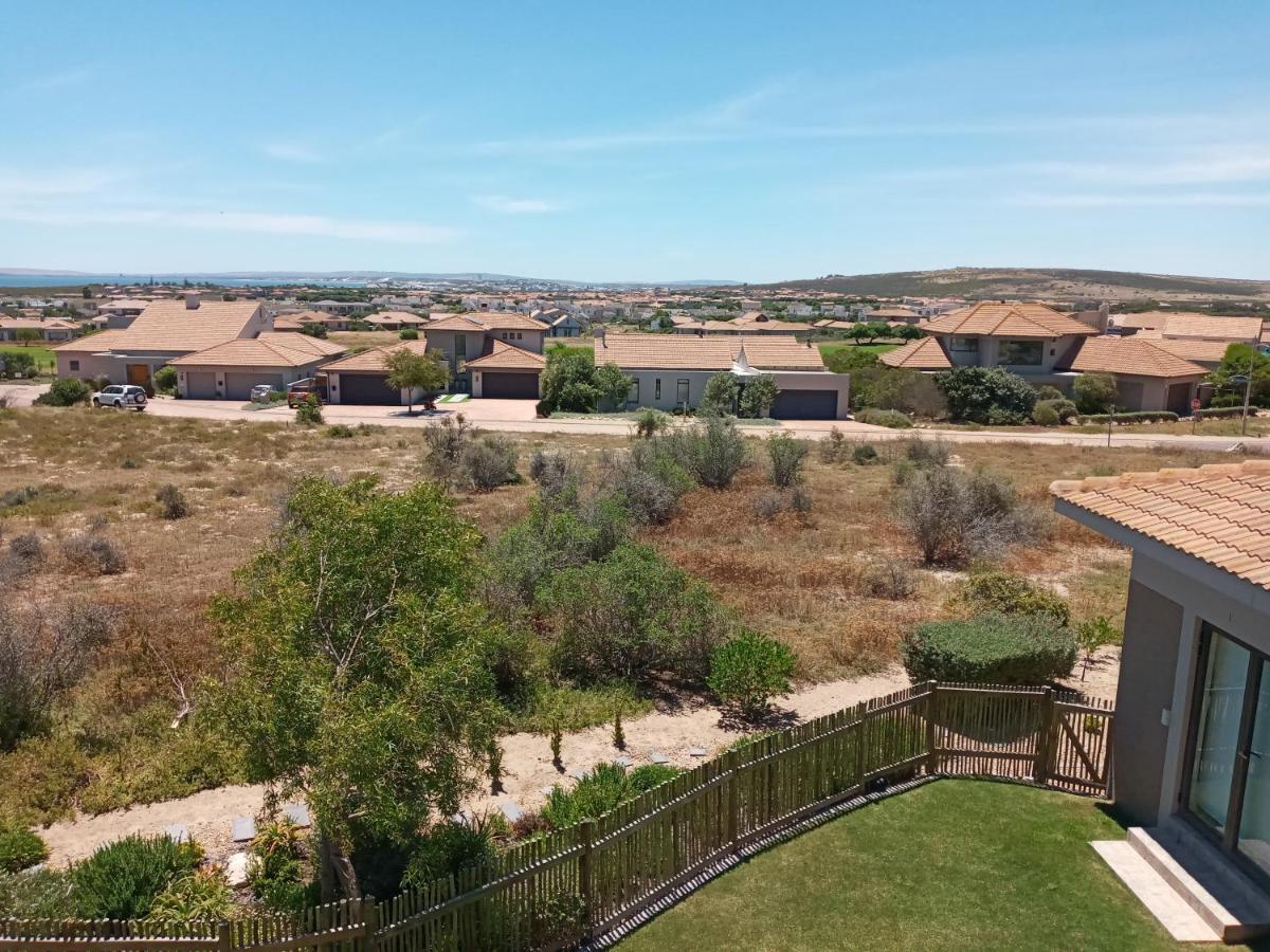 Villa Golf Estate - Signature Hole 24hrs Power