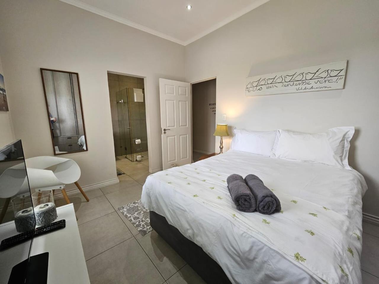 Golf Estate - Signature Hole 24hrs Power Villa *